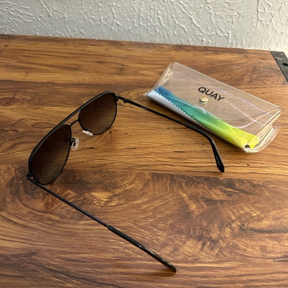 Rare High Key Micro POLARIZED Quay Sunglasses - Picture 2 of 4